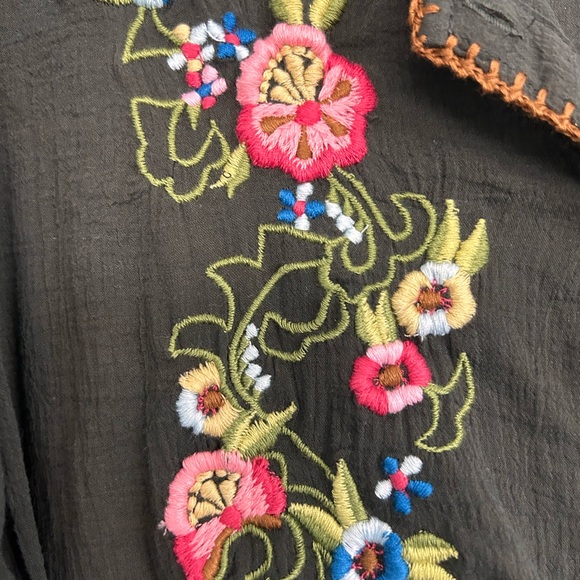 CHASING UNICORNS / tight for a 40 D .., more a perfect M than an L … but omg … - Picture 3 of 7